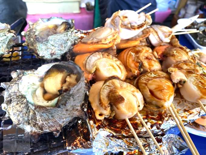 築地場外市場 仲買人が教える 食べ歩き 日曜ok 全品500円以下です