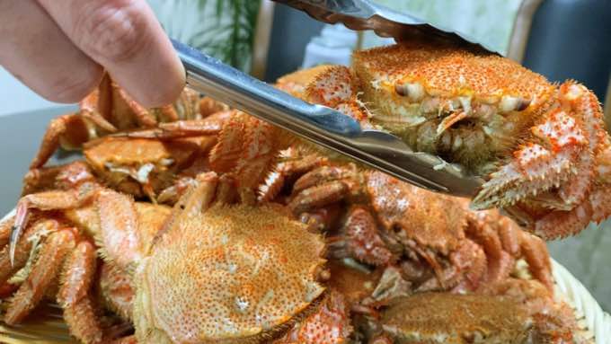 知ってた？『夏の毛蟹』は特別旨い！漁師や市場関係者に絶賛させるおいしさのワケ